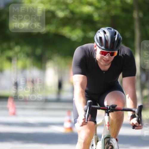10.08.2025 - GEWOBA Citytriathlon Bremen Yannick Fuchs http://msf.ph/oto/8561995 10.08.2025 14:25:16 Radfahren 49, 85, 166, 202, 208, 235, 267, 270, 323, 326, 336, 462, 479 meine-sportfotos.de