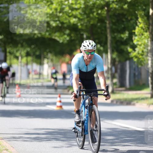10.08.2025 - GEWOBA Citytriathlon Bremen Yannick Fuchs http://msf.ph/oto/8562003 10.08.2025 14:25:18 Radfahren 49, 85, 166, 208, 235, 267, 270, 323, 326, 336, 462, 479 meine-sportfotos.de