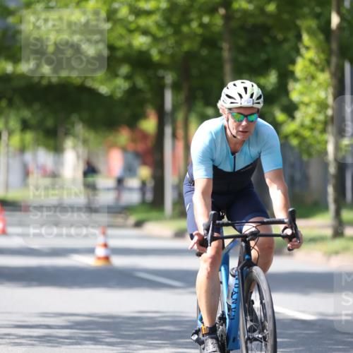 10.08.2025 - GEWOBA Citytriathlon Bremen Yannick Fuchs http://msf.ph/oto/8562005 10.08.2025 14:25:18 Radfahren 49, 85, 166, 208, 235, 267, 270, 323, 326, 336, 462, 479 meine-sportfotos.de