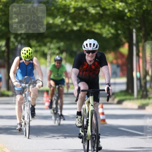 10.08.2025 - GEWOBA Citytriathlon Bremen Yannick Fuchs http://msf.ph/oto/8562015 10.08.2025 14:25:20 Radfahren 49, 85, 208, 267, 270, 323, 326, 336, 462, 479 meine-sportfotos.de
