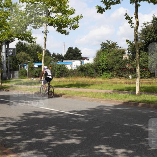 10.08.2025 - GEWOBA Citytriathlon Bremen Yannick Fuchs http://msf.ph/oto/8562025 10.08.2025 12:23:31 Radfahren 606, 638, 696, 754, 797, 802, 831, 945, 953, 983 meine-sportfotos.de