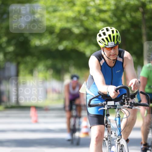 10.08.2025 - GEWOBA Citytriathlon Bremen Yannick Fuchs http://msf.ph/oto/8562026 10.08.2025 14:25:21 Radfahren 49, 85, 208, 267, 270, 323, 326, 336, 462, 479 meine-sportfotos.de