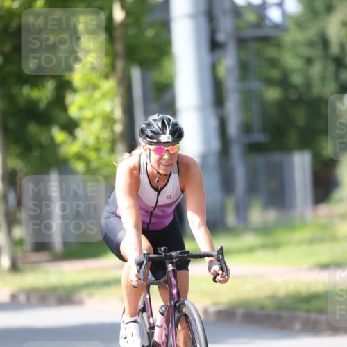 10.08.2025 - GEWOBA Citytriathlon Bremen Yannick Fuchs http://msf.ph/oto/8562032 10.08.2025 14:25:22 Radfahren 49, 85, 208, 267, 270, 323, 326, 336, 462, 479 meine-sportfotos.de