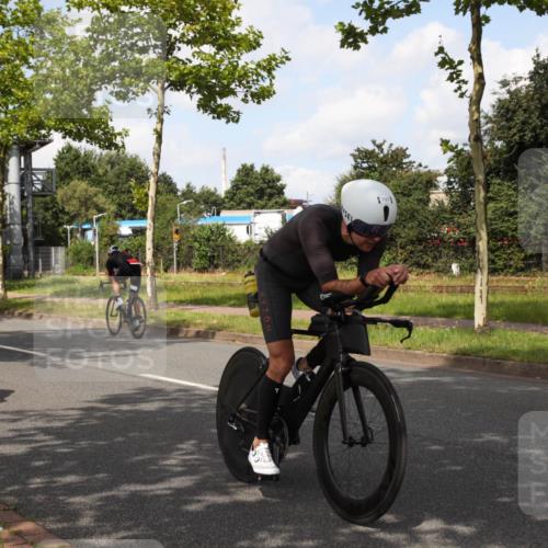 10.08.2025 - GEWOBA Citytriathlon Bremen Yannick Fuchs http://msf.ph/oto/8562039 10.08.2025 12:23:39 Radfahren 696, 746, 754, 797, 802, 831, 945, 983 meine-sportfotos.de