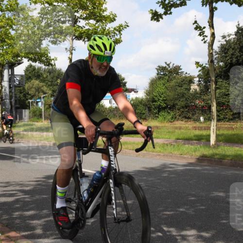 10.08.2025 - GEWOBA Citytriathlon Bremen Yannick Fuchs http://msf.ph/oto/8562044 10.08.2025 12:23:39 Radfahren 696, 746, 754, 797, 802, 831, 945, 983 meine-sportfotos.de