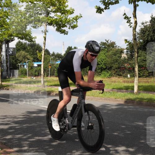 10.08.2025 - GEWOBA Citytriathlon Bremen Yannick Fuchs http://msf.ph/oto/8562051 10.08.2025 12:23:40 Radfahren 696, 746, 797, 802, 831, 945, 983 meine-sportfotos.de