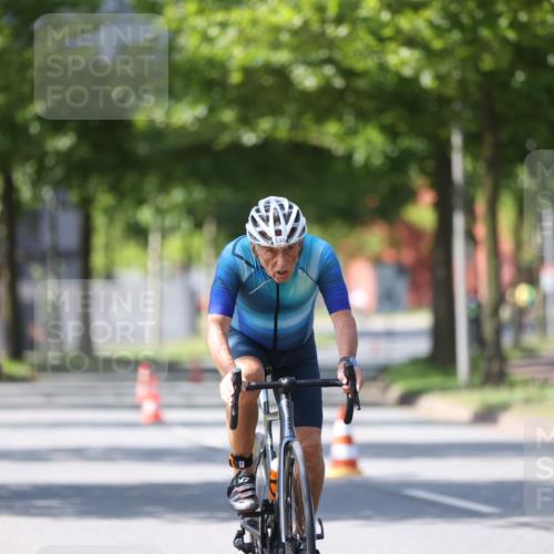 10.08.2025 - GEWOBA Citytriathlon Bremen Yannick Fuchs http://msf.ph/oto/8562052 10.08.2025 14:25:25 Radfahren 49, 85, 208, 267, 270, 323, 326, 336, 462, 479 meine-sportfotos.de