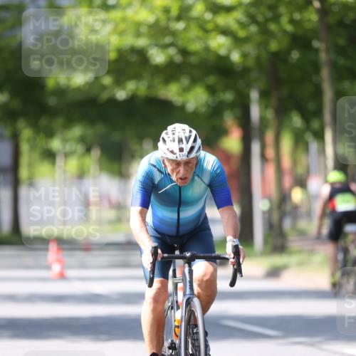 10.08.2025 - GEWOBA Citytriathlon Bremen Yannick Fuchs http://msf.ph/oto/8562054 10.08.2025 14:25:25 Radfahren 49, 85, 208, 267, 270, 323, 326, 336, 462, 479 meine-sportfotos.de