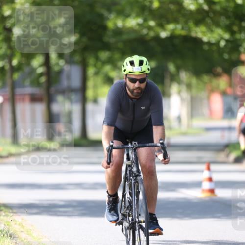 10.08.2025 - GEWOBA Citytriathlon Bremen Yannick Fuchs http://msf.ph/oto/8562059 10.08.2025 14:25:26 Radfahren 49, 85, 208, 267, 270, 323, 326, 336, 462, 479 meine-sportfotos.de