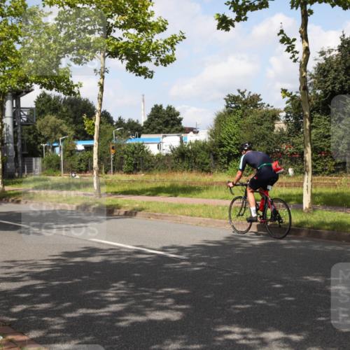 10.08.2025 - GEWOBA Citytriathlon Bremen Yannick Fuchs http://msf.ph/oto/8562060 10.08.2025 12:23:42 Radfahren 721, 746, 797, 831, 945, 983 meine-sportfotos.de