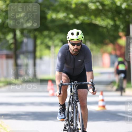 10.08.2025 - GEWOBA Citytriathlon Bremen Yannick Fuchs http://msf.ph/oto/8562061 10.08.2025 14:25:26 Radfahren 49, 85, 208, 267, 270, 323, 326, 336, 462, 479 meine-sportfotos.de