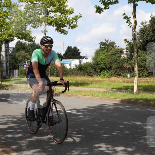 10.08.2025 - GEWOBA Citytriathlon Bremen Yannick Fuchs http://msf.ph/oto/8562069 10.08.2025 12:23:50 Radfahren 559, 706, 721, 746, 797, 815, 831, 983 meine-sportfotos.de