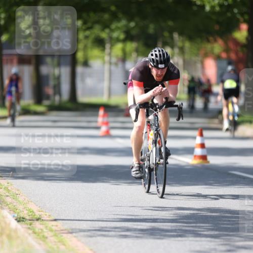 10.08.2025 - GEWOBA Citytriathlon Bremen Yannick Fuchs http://msf.ph/oto/8562070 10.08.2025 14:25:46 Radfahren 167, 446, 499 meine-sportfotos.de