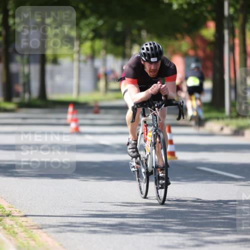 10.08.2025 - GEWOBA Citytriathlon Bremen Yannick Fuchs http://msf.ph/oto/8562072 10.08.2025 14:25:46 Radfahren 167, 446, 499 meine-sportfotos.de