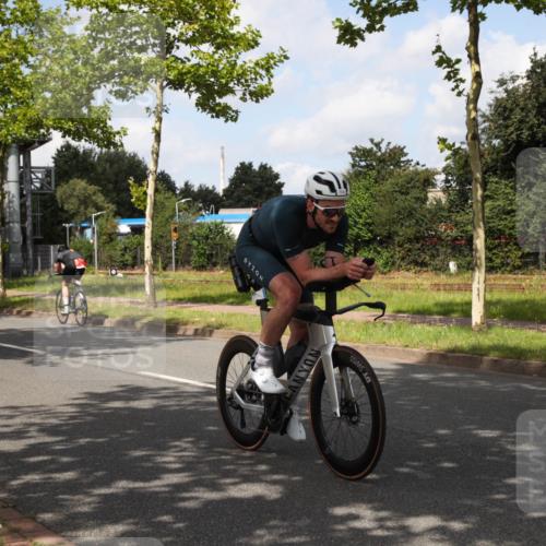 10.08.2025 - GEWOBA Citytriathlon Bremen Yannick Fuchs http://msf.ph/oto/8562073 10.08.2025 12:23:56 Radfahren 559, 614, 706, 721, 746, 815, 879 meine-sportfotos.de