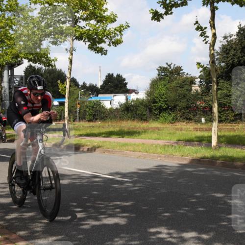 10.08.2025 - GEWOBA Citytriathlon Bremen Yannick Fuchs http://msf.ph/oto/8562074 10.08.2025 12:23:56 Radfahren 559, 614, 706, 721, 746, 815, 879 meine-sportfotos.de