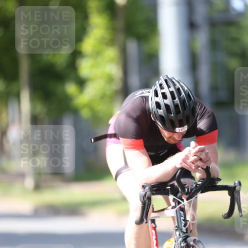 10.08.2025 - GEWOBA Citytriathlon Bremen Yannick Fuchs http://msf.ph/oto/8562077 10.08.2025 14:25:47 Radfahren 167, 446, 499 meine-sportfotos.de