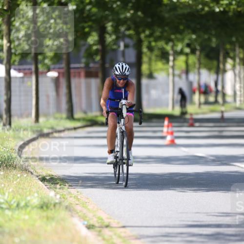 10.08.2025 - GEWOBA Citytriathlon Bremen Yannick Fuchs http://msf.ph/oto/8562082 10.08.2025 14:25:49 Radfahren 167, 181, 446, 499 meine-sportfotos.de