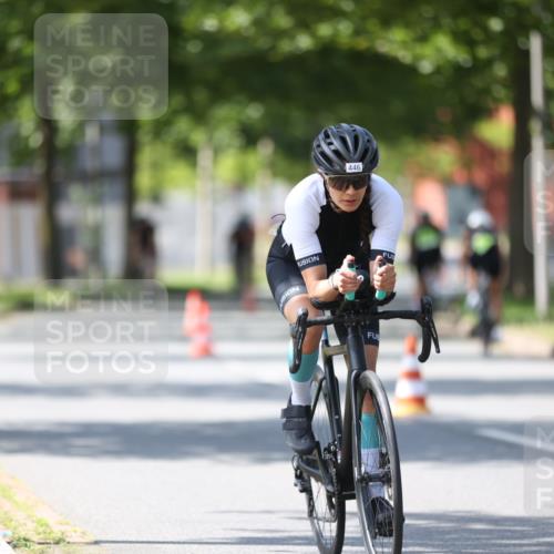 10.08.2025 - GEWOBA Citytriathlon Bremen Yannick Fuchs http://msf.ph/oto/8562099 10.08.2025 14:25:57 Radfahren 167, 181, 220, 273, 325, 331, 446, 499 meine-sportfotos.de