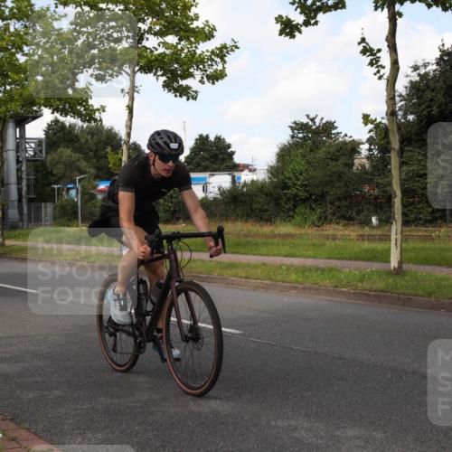 10.08.2025 - GEWOBA Citytriathlon Bremen Yannick Fuchs http://msf.ph/oto/8562101 10.08.2025 12:24:06 Radfahren 559, 614, 650, 706, 721, 723, 815, 879, 944, 1028 meine-sportfotos.de