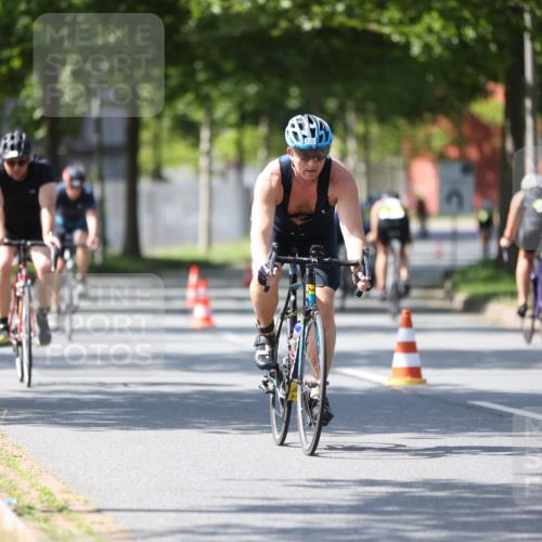 10.08.2025 - GEWOBA Citytriathlon Bremen Yannick Fuchs http://msf.ph/oto/8562112 10.08.2025 14:26:04 Radfahren 181, 220, 231, 273, 325, 331, 446 meine-sportfotos.de