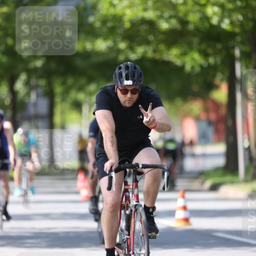 10.08.2025 - GEWOBA Citytriathlon Bremen Yannick Fuchs http://msf.ph/oto/8562124 10.08.2025 14:26:05 Radfahren 181, 220, 231, 273, 278, 325, 331, 446 meine-sportfotos.de