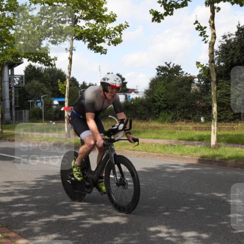 10.08.2025 - GEWOBA Citytriathlon Bremen Yannick Fuchs http://msf.ph/oto/8562127 10.08.2025 12:24:28 Radfahren 557, 613, 623, 650, 660, 705, 723, 724, 779, 809, 883, 925, 944, 964, 1006, 1036 meine-sportfotos.de