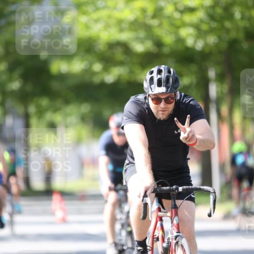 10.08.2025 - GEWOBA Citytriathlon Bremen Yannick Fuchs http://msf.ph/oto/8562128 10.08.2025 14:26:06 Radfahren 181, 220, 231, 273, 278, 325, 331, 446 meine-sportfotos.de