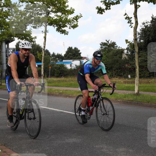 10.08.2025 - GEWOBA Citytriathlon Bremen Yannick Fuchs http://msf.ph/oto/8562133 10.08.2025 12:24:31 Radfahren 557, 597, 613, 623, 660, 672, 705, 723, 724, 779, 809, 883, 925, 944, 964, 1006, 1036 meine-sportfotos.de