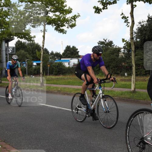 10.08.2025 - GEWOBA Citytriathlon Bremen Yannick Fuchs http://msf.ph/oto/8562136 10.08.2025 12:24:32 Radfahren 557, 597, 613, 623, 660, 672, 705, 724, 779, 809, 883, 925, 964, 1006, 1036 meine-sportfotos.de