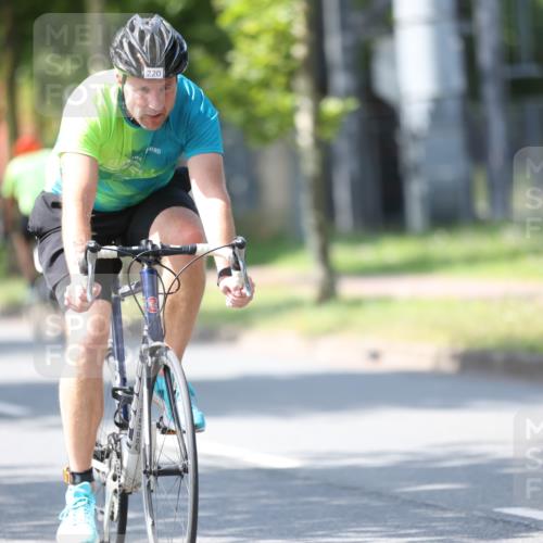 10.08.2025 - GEWOBA Citytriathlon Bremen Yannick Fuchs http://msf.ph/oto/8562144 10.08.2025 14:26:09 Radfahren 181, 220, 231, 273, 278, 325, 331, 446 meine-sportfotos.de