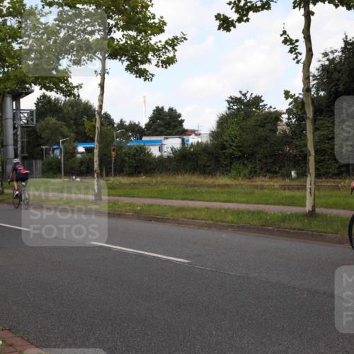 10.08.2025 - GEWOBA Citytriathlon Bremen Yannick Fuchs http://msf.ph/oto/8562148 10.08.2025 12:24:41 Radfahren 597, 660, 672, 698, 705, 737, 779, 809, 880, 883, 890, 896, 925, 964, 1006, 1036 meine-sportfotos.de