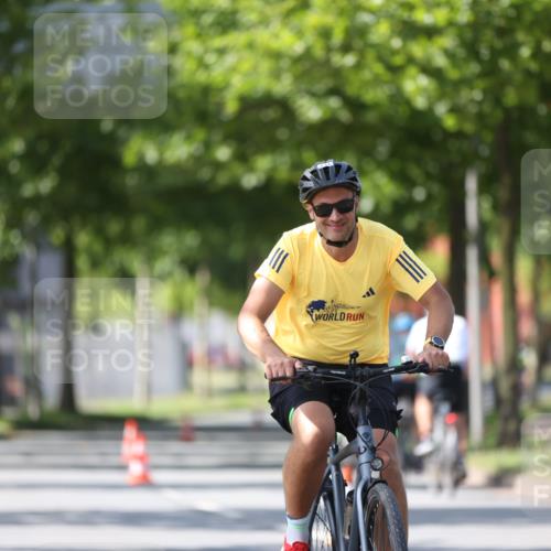 10.08.2025 - GEWOBA Citytriathlon Bremen Yannick Fuchs http://msf.ph/oto/8562153 10.08.2025 14:26:14 Radfahren 220, 231, 273, 278, 325, 331, 360 meine-sportfotos.de