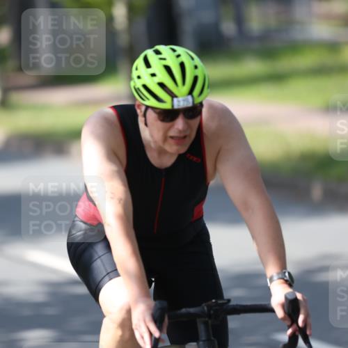 10.08.2025 - GEWOBA Citytriathlon Bremen Yannick Fuchs http://msf.ph/oto/8562163 10.08.2025 14:26:19 Radfahren 220, 231, 278, 325, 360, 404 meine-sportfotos.de
