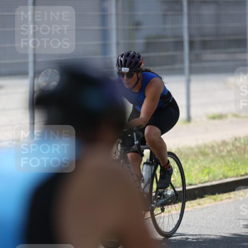 10.08.2025 - GEWOBA Citytriathlon Bremen Yannick Fuchs http://msf.ph/oto/8562167 10.08.2025 14:26:54 Radfahren 349, 372, 408, 422, 445, 484, 497 meine-sportfotos.de