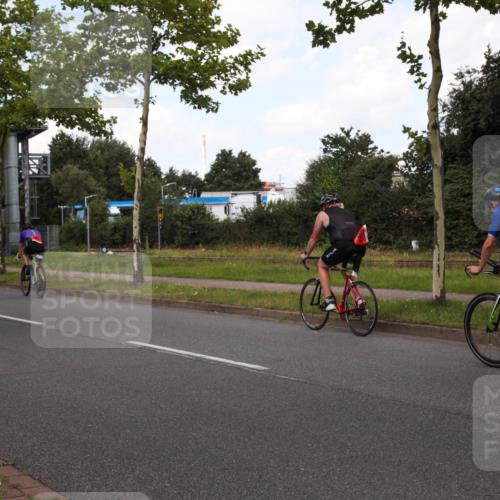 10.08.2025 - GEWOBA Citytriathlon Bremen Yannick Fuchs http://msf.ph/oto/8562173 10.08.2025 12:25:01 Radfahren 737, 814, 880, 890, 896, 954, 955, 958 meine-sportfotos.de