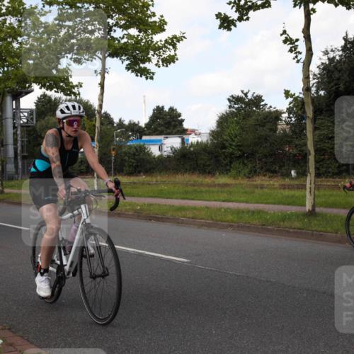 10.08.2025 - GEWOBA Citytriathlon Bremen Yannick Fuchs http://msf.ph/oto/8562178 10.08.2025 12:25:09 Radfahren 595, 619, 814, 908, 954, 955, 958, 965 meine-sportfotos.de