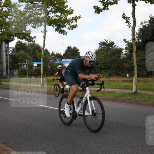 10.08.2025 - GEWOBA Citytriathlon Bremen Yannick Fuchs http://msf.ph/oto/8562188 10.08.2025 12:25:16 Radfahren 595, 619, 908, 958, 965, 1024 meine-sportfotos.de
