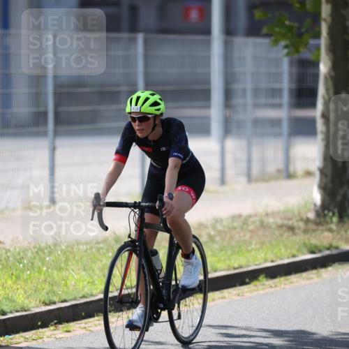 10.08.2025 - GEWOBA Citytriathlon Bremen Yannick Fuchs http://msf.ph/oto/8562196 10.08.2025 14:27:05 Radfahren 189, 196, 276, 305, 318, 372, 422, 457, 484, 497 meine-sportfotos.de