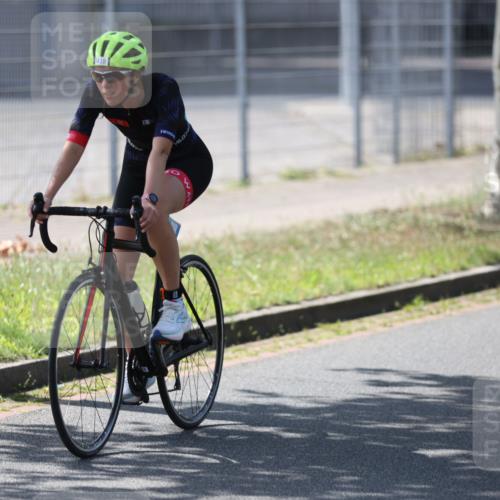 10.08.2025 - GEWOBA Citytriathlon Bremen Yannick Fuchs http://msf.ph/oto/8562197 10.08.2025 14:27:05 Radfahren 189, 196, 276, 305, 318, 372, 422, 457, 484, 497 meine-sportfotos.de