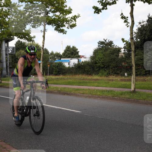 10.08.2025 - GEWOBA Citytriathlon Bremen Yannick Fuchs http://msf.ph/oto/8562200 10.08.2025 12:25:21 Radfahren 595, 619, 908, 958, 965, 1024 meine-sportfotos.de