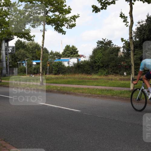 10.08.2025 - GEWOBA Citytriathlon Bremen Yannick Fuchs http://msf.ph/oto/8562202 10.08.2025 12:25:24 Radfahren 595, 619, 646, 908, 965, 1024 meine-sportfotos.de