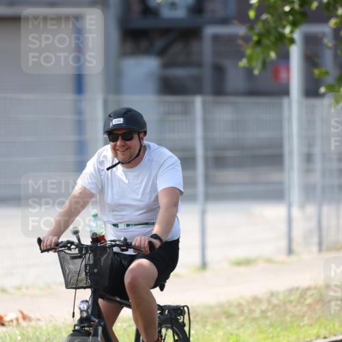 10.08.2025 - GEWOBA Citytriathlon Bremen Yannick Fuchs http://msf.ph/oto/8562203 10.08.2025 14:27:14 Radfahren 120, 189, 196, 276, 286, 305, 318, 441, 457 meine-sportfotos.de