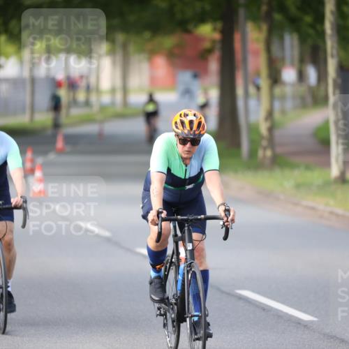 10.08.2025 - GEWOBA Citytriathlon Bremen Yannick Fuchs http://msf.ph/oto/8562222 10.08.2025 14:27:32 Radfahren 120, 156, 320, 363, 441 meine-sportfotos.de