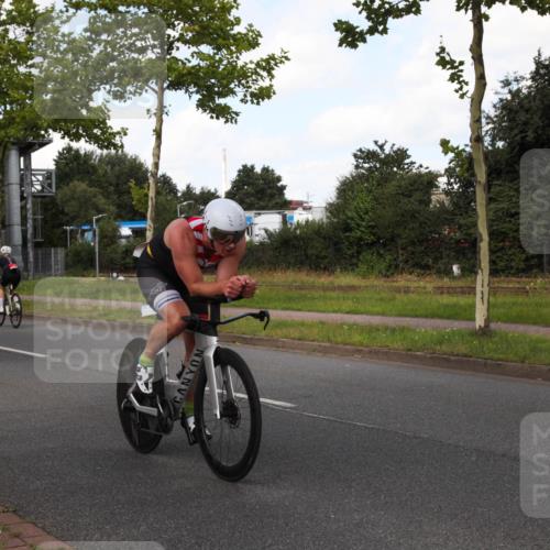 10.08.2025 - GEWOBA Citytriathlon Bremen Yannick Fuchs http://msf.ph/oto/8562223 10.08.2025 12:25:54 Radfahren 611, 677, 684, 693, 730, 755, 830, 849, 850, 865, 871, 1014 meine-sportfotos.de