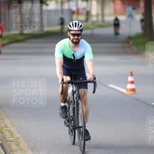 10.08.2025 - GEWOBA Citytriathlon Bremen Yannick Fuchs http://msf.ph/oto/8562228 10.08.2025 14:27:33 Radfahren 120, 156, 320, 363 meine-sportfotos.de