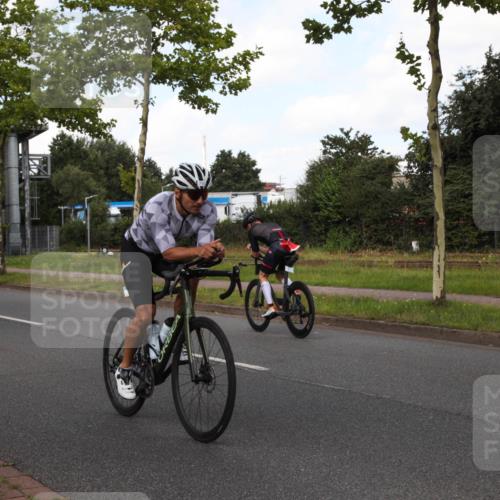 10.08.2025 - GEWOBA Citytriathlon Bremen Yannick Fuchs http://msf.ph/oto/8562230 10.08.2025 12:25:59 Radfahren 611, 661, 677, 693, 730, 755, 830, 842, 849, 865, 871, 911, 1014 meine-sportfotos.de