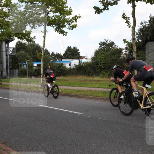 10.08.2025 - GEWOBA Citytriathlon Bremen Yannick Fuchs http://msf.ph/oto/8562231 10.08.2025 12:25:59 Radfahren 611, 661, 677, 693, 730, 755, 830, 842, 849, 865, 871, 911, 1014 meine-sportfotos.de