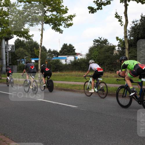10.08.2025 - GEWOBA Citytriathlon Bremen Yannick Fuchs http://msf.ph/oto/8562236 10.08.2025 12:26:00 Radfahren 611, 661, 677, 693, 730, 755, 786, 830, 842, 849, 865, 871, 911, 1014 meine-sportfotos.de