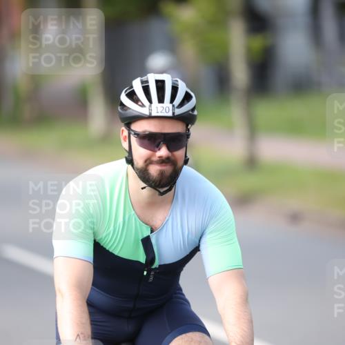 10.08.2025 - GEWOBA Citytriathlon Bremen Yannick Fuchs http://msf.ph/oto/8562238 10.08.2025 14:27:34 Radfahren 120, 156, 320, 363 meine-sportfotos.de